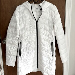 Long white winter jacket, thinly lined puffer